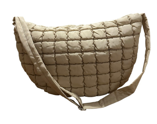 Besace matelassé
Couleur du sac : nude

Le modèle mesure 1m69.

Détails de la conception : 100% polyester.

Livraison sous 24h à 48h. Celle -ci vous est offerte à partir de 69€ d'achat.

Retours autonomes et gratuits sous un délai de 14 jours.