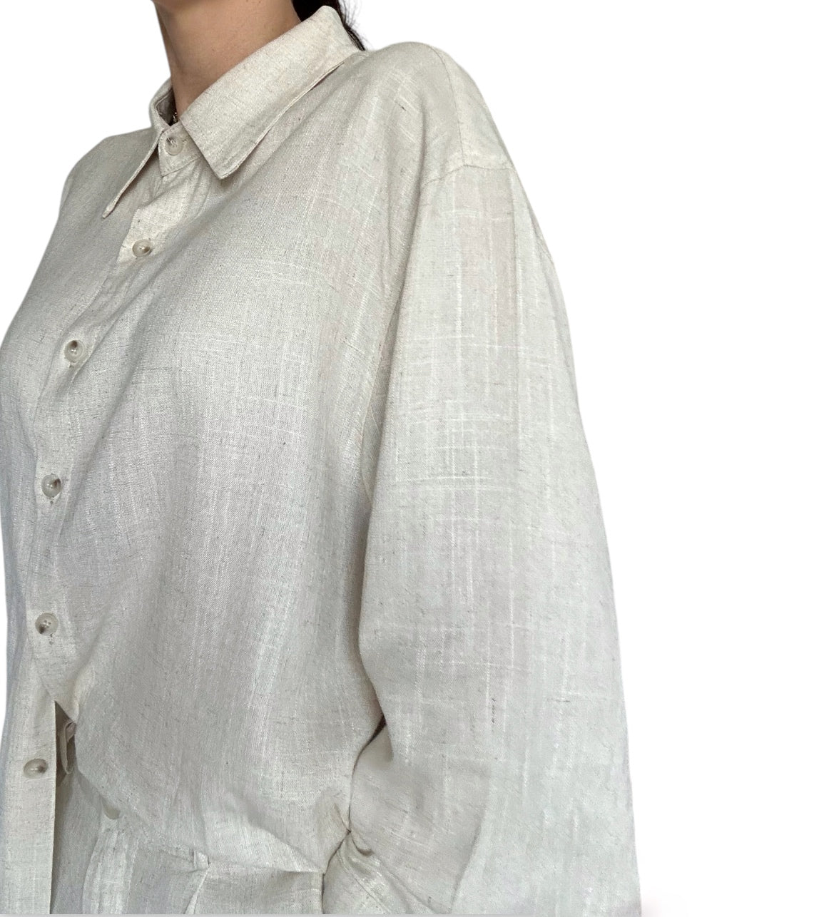 Ne passez pas à côté de cet ensemble parfait pour les journées estivales !&nbsp;&nbsp;

Le modèle mesure 1m69 et porte une taille S.

Détails de la conception : 30% lin et 70% viscose.

Livraison sous 24h à 48h. Celle -ci vous est offerte à partir de 69€ d'achat.

Retours autonomes et gratuits sous un délai de 14 jours.