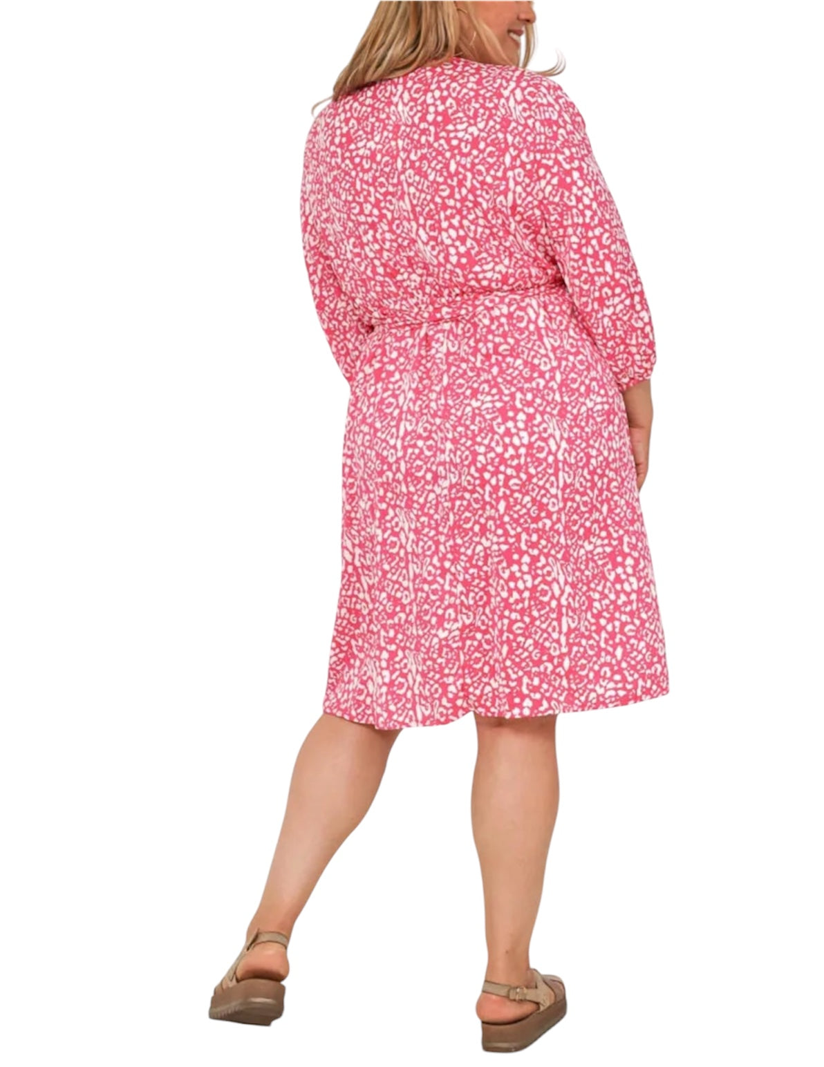robe portefeuille rose manches trois-quarts et d'une ceinture Le tissu léger et fluide.
Grande taille, curvy size XXXXL ESTIVALE ETE DECONTRACTÉ