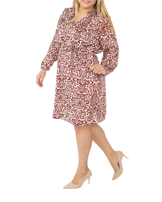 ravissante robe courteà motifs géométriques rouges et blancs, idéale pour apporter une touche d'originalité à votre garde-robe. Confectionnée dans un tissu léger et fluide, elle offre un confort optimal tout au long de la journée. La ceinture intégrée permet de cintrer la taille pour une silhouette féminine et élégante. Ses manches longues ajoutent une note de sophistication, tandis que le col en V flatte toutes les morphologies. taille 2XL. GRANDE TAILLE CURVY SIZE XXXXXL 5XL 4XL 3XL XXL