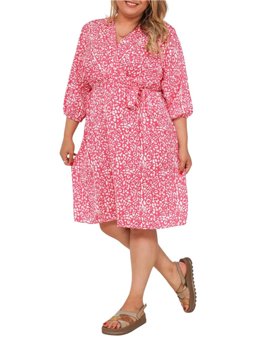 robe portefeuille rose manches trois-quarts et d'une ceinture Le tissu léger et fluide.
Grande taille, curvy size XXXXL