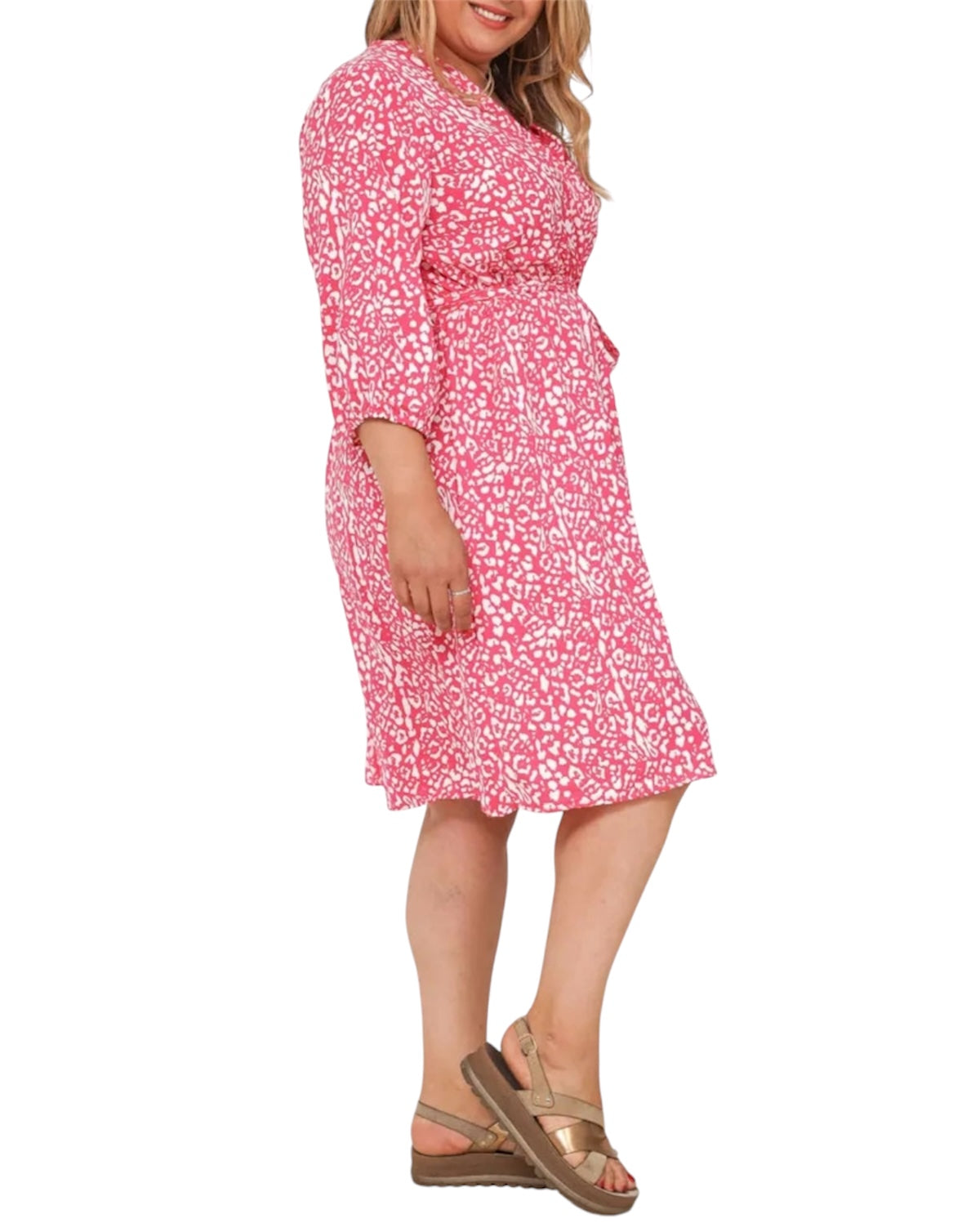 robe portefeuille rose manches trois-quarts et d'une ceinture Le tissu léger et fluide.
Grande taille, curvy size XXXXL ESTIVALE ETE DÉCONTRACTÉ