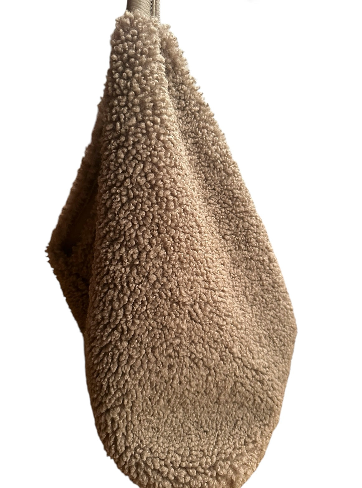 sac à main pas cher
sac à main original
sac à main pour l'hiver
peut se porter à l'épaule
sac tout doux